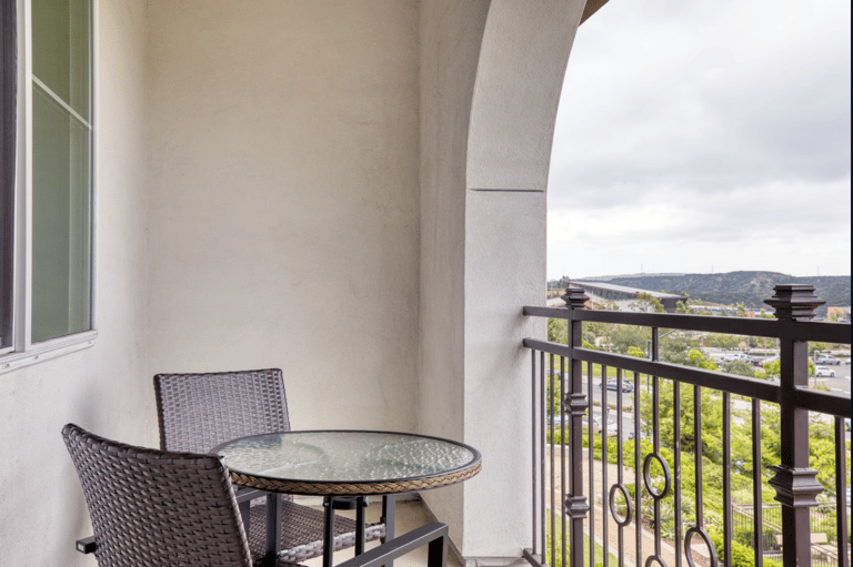Sola Apartments - San Diego detail view 4