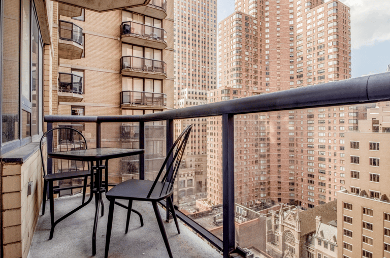 Plaza Apartments - New York detail view 4