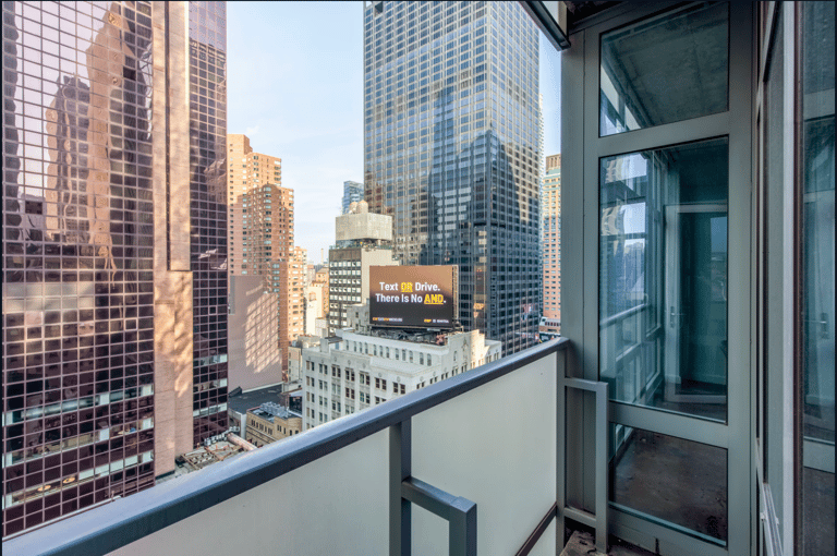 Broadway St Apartments, New York detail view 3