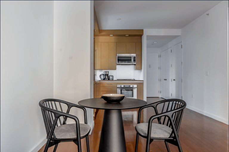 Broadway St Apartments, New York detail view 4