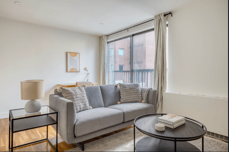 E 54th St Apartments - New York - image 1
