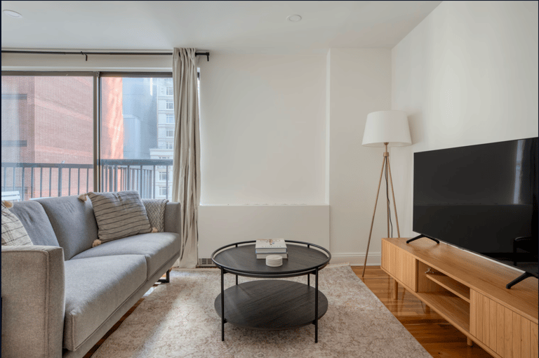 E 54th St Apartments - New York detail view 2