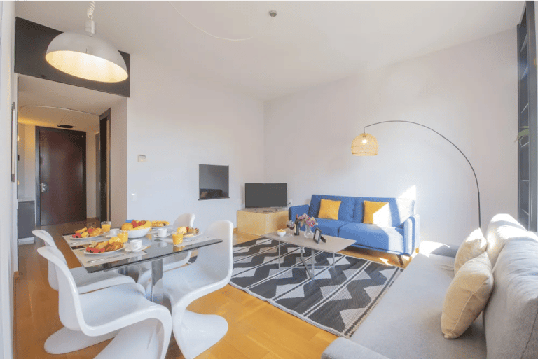 Torre Velasca Apartments - Milan detail view 4