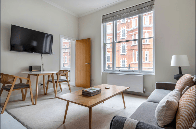 Nottingham Place Apartment detail view 1