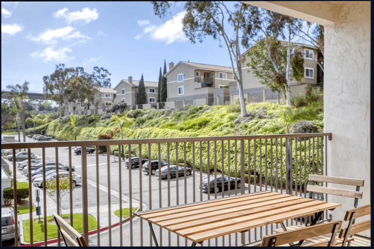 Avalon La Jolla detail view 4