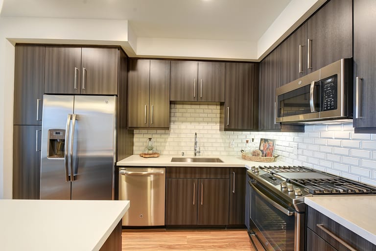 Pacific Apts detail view 4