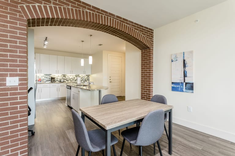 Tanglewood Apartments - image 1