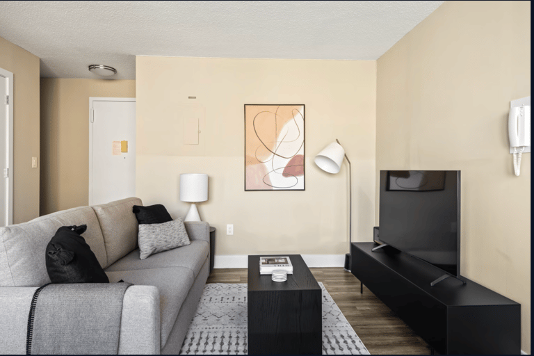 2nd Ave Apartments - image 1