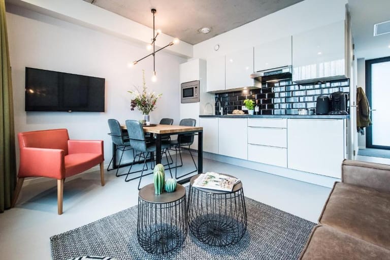 Amsterdam East Apartments - image 1