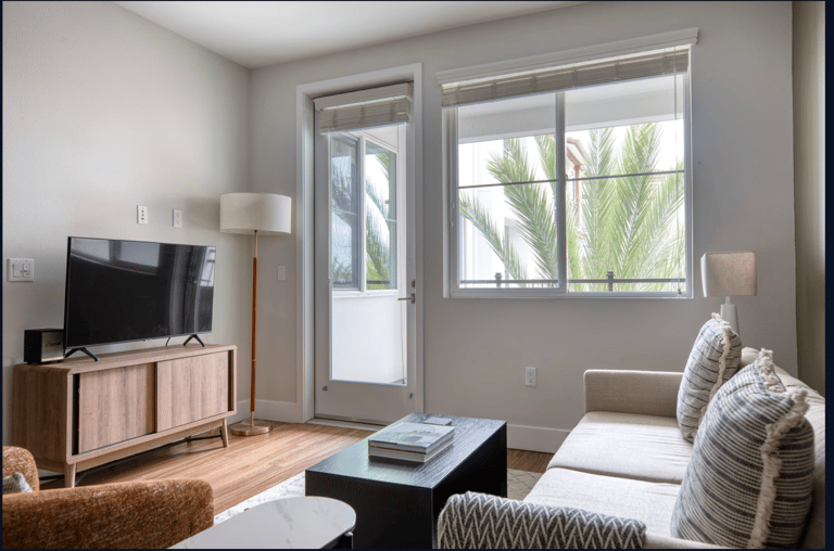 Sola Pacific Apartments detail view 1