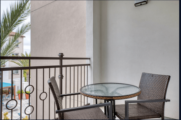 Sola Pacific Apartments detail view 3