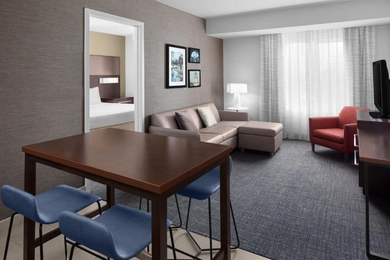 Residence Inn Apart-Hotel - image 1