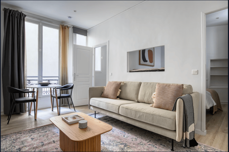 Bassano Paris Apartment - image 1