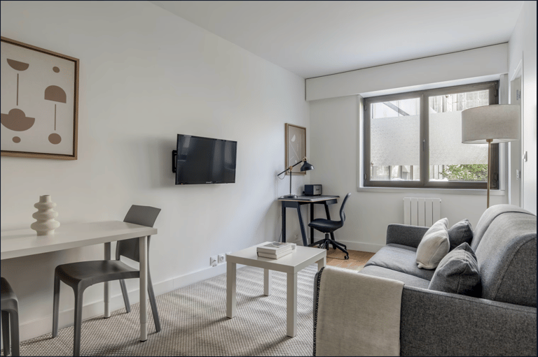 Berri Apartment Paris - image 1