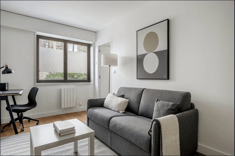 Berri Apartment Paris detail view 2
