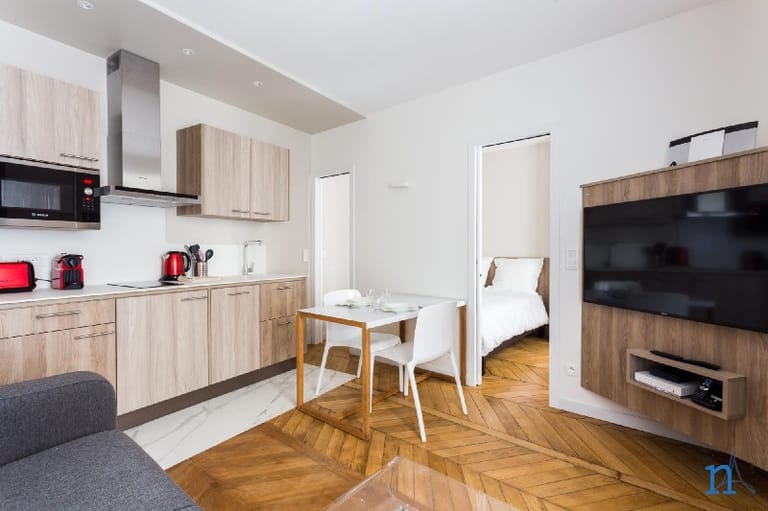 Rue de Turin Apartment - image 1