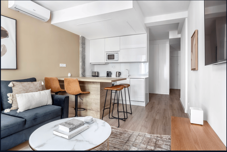 C. de Fuencarral Apartment detail view 2