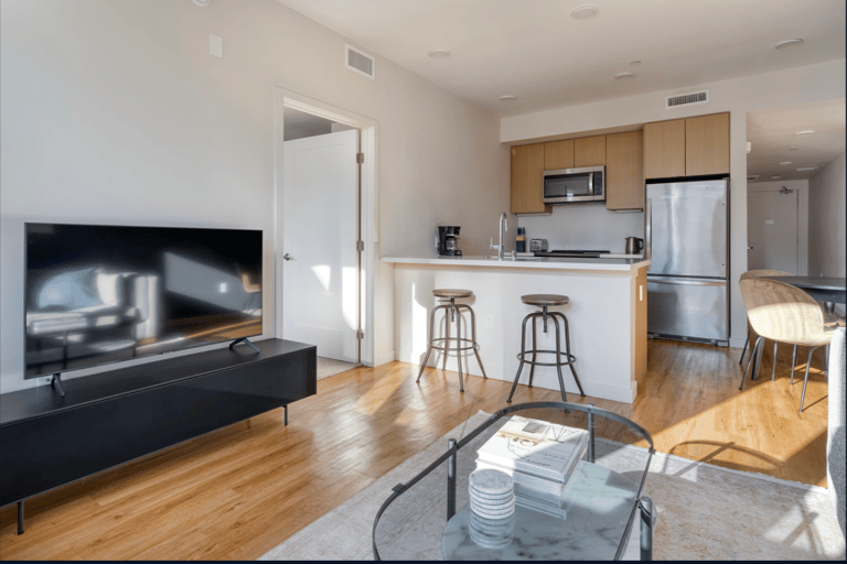Lantana Uptown 2 Bedroom Apt detail view 3