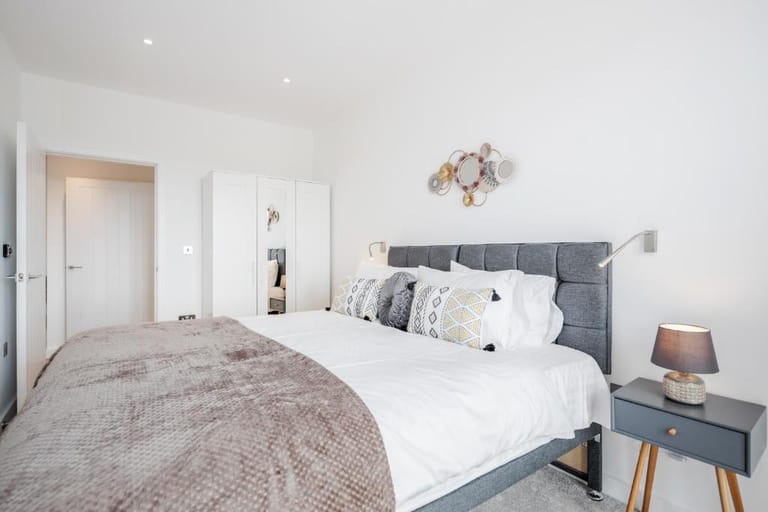Ziggurat House, St Albans - image 1