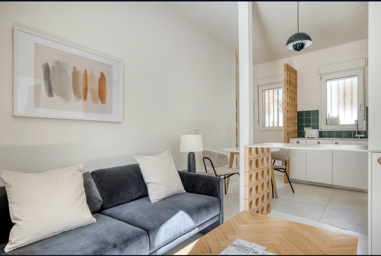 Donoso Cortés Apartment - image 1