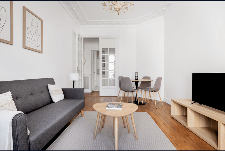 Motte-Picquet Apartment detail view 2