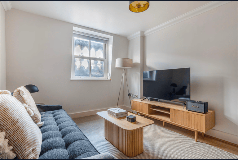 Earls Court Apartment detail view 2