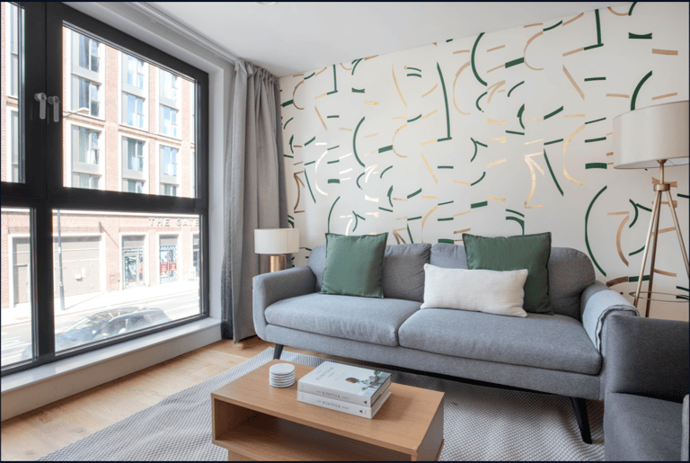 36 Commercial Road - image 1