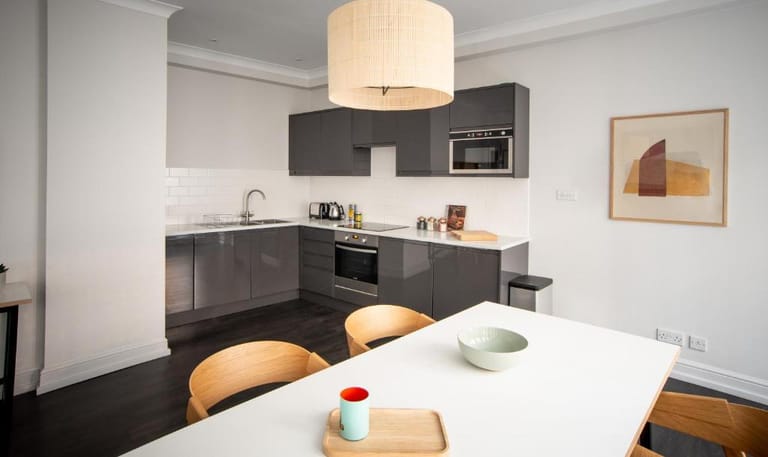 Fenchurch Street Apartments - image 1