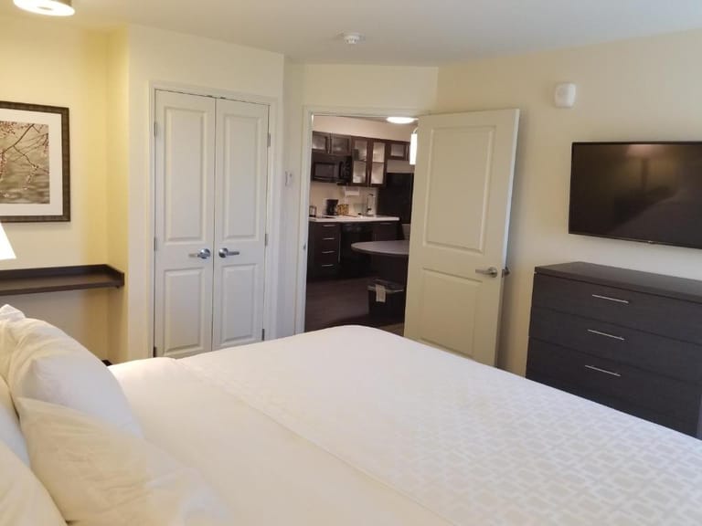 Candlewood suites detail view 1