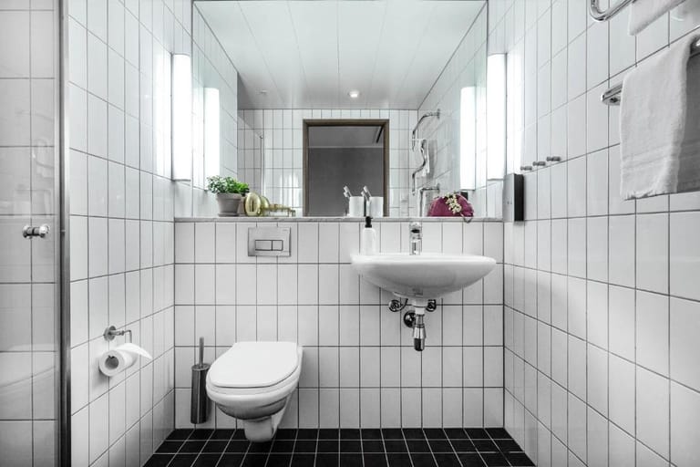 Biz Apartment Hotel - image 1
