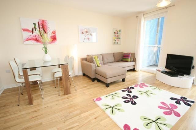 The Triangle Apartments - image 1
