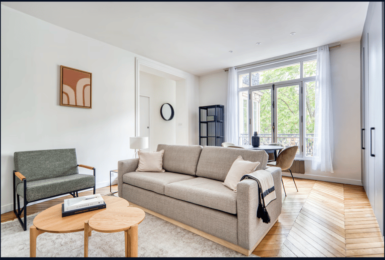 De Villiers Apartment - image 1