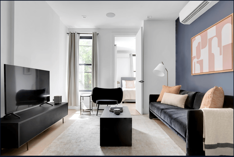 Court St Apartment - image 1