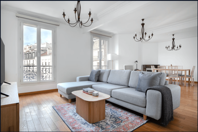 De la Procession Apartment - image 1