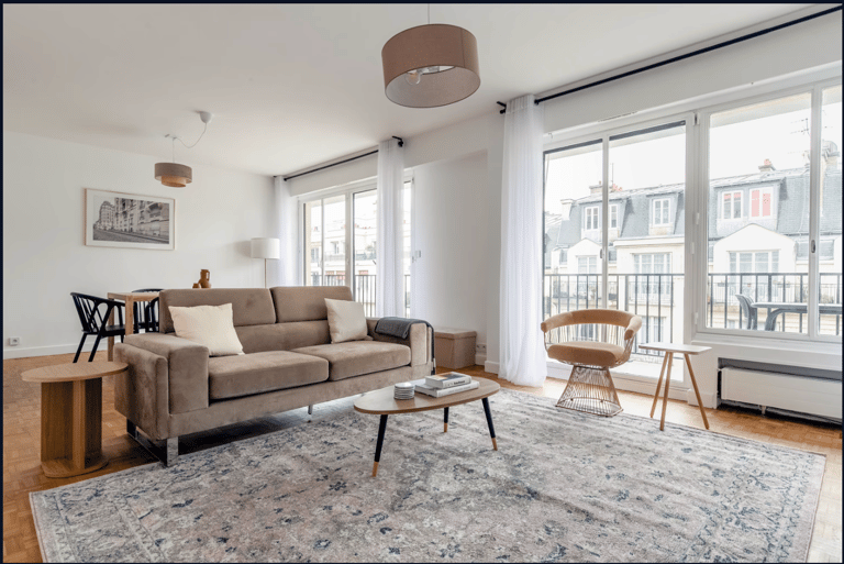 Rue Mirabeau Apartment - image 1