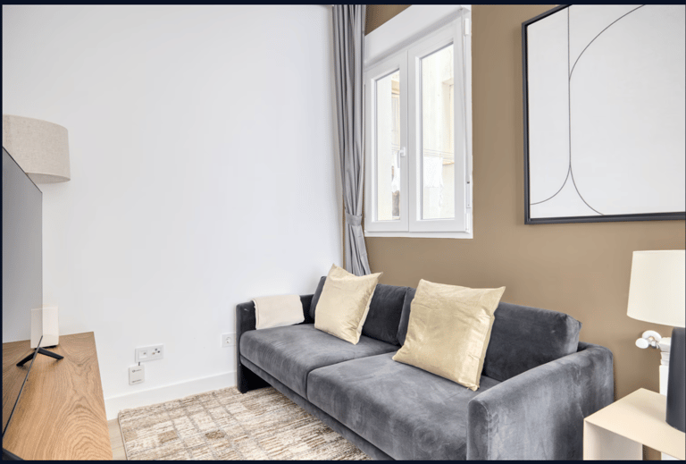 C. de Ayala Apartment - image 1