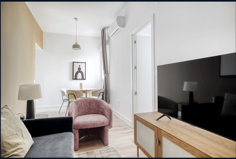 C. de Ayala Apartment detail view 1
