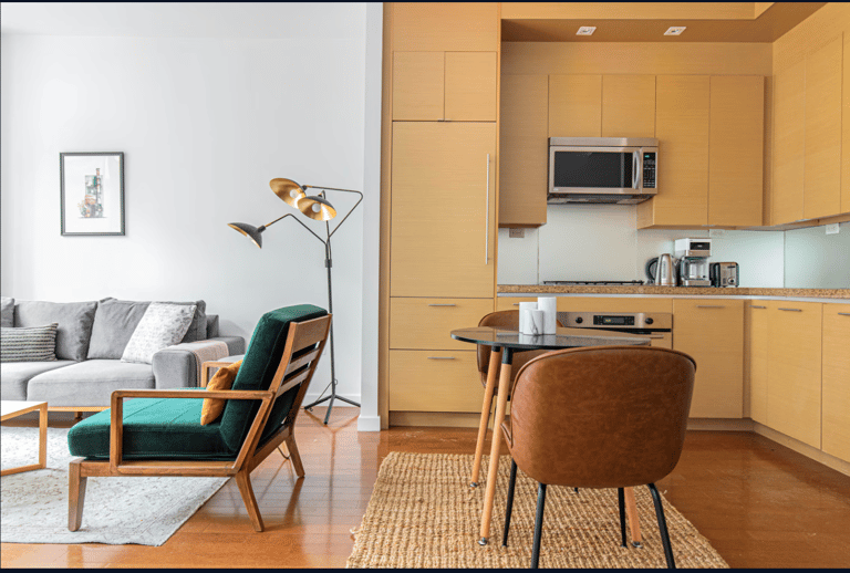 1600 Broadway Midtown Apt detail view 4