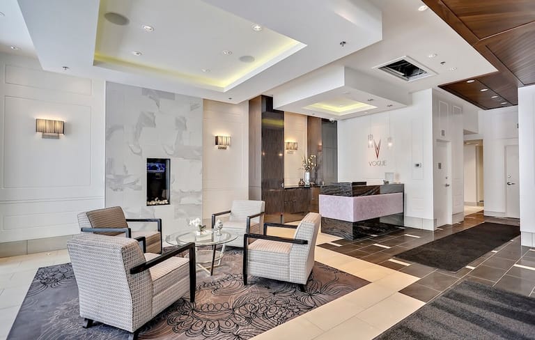 Vogue Apartments - image 1