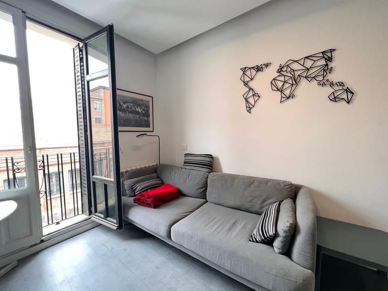 Atocha Apartment - image 1