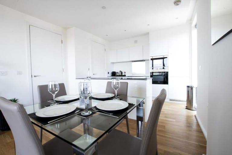 Millharbour Serviced Apartments detail view 4