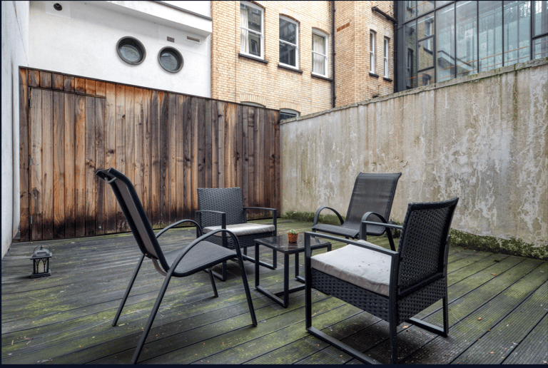 Newman Street Apartment detail view 3
