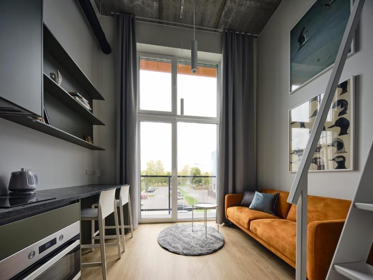 Campus House Apartments 1 detail view 4