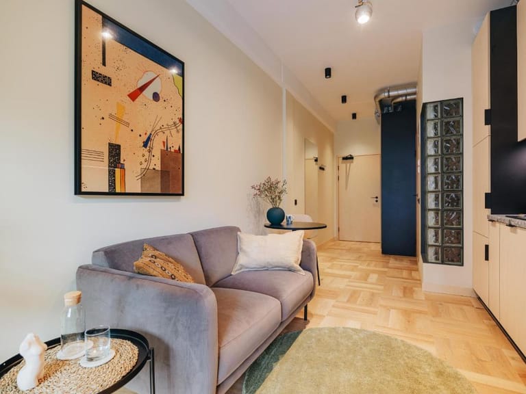 Stereo House Apartments - image 1