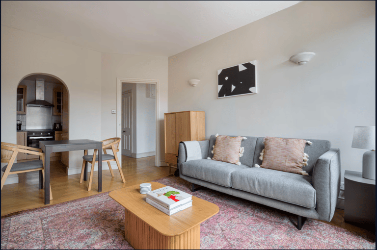 Elgin Avenue Apartment detail view 3