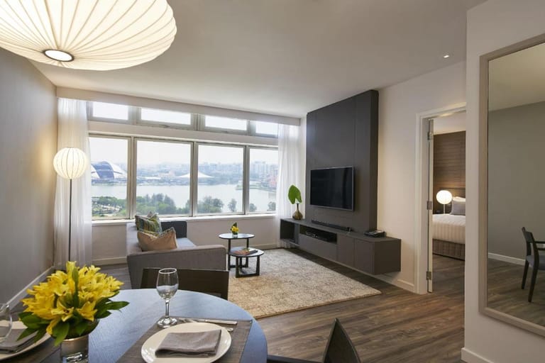 Park Royal Suites - image 1