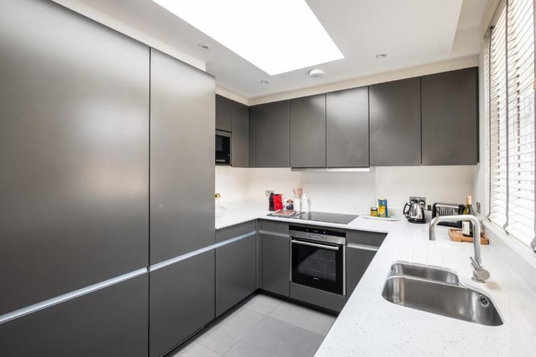 Lees Place Apartments detail view 1