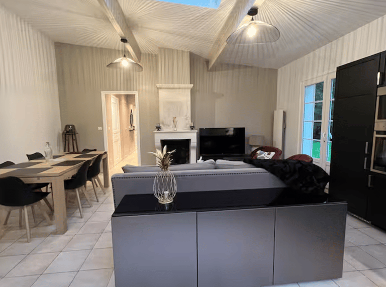 Seine 3-Bedroom House - image 1