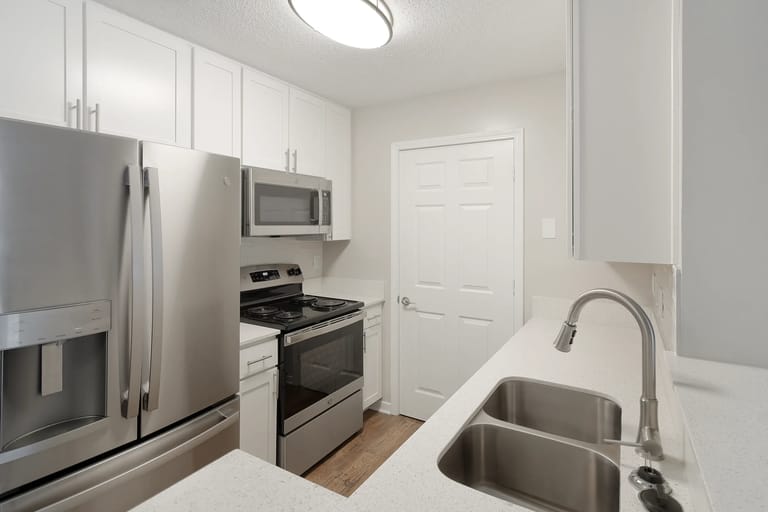 Woodland Apartments detail view 3