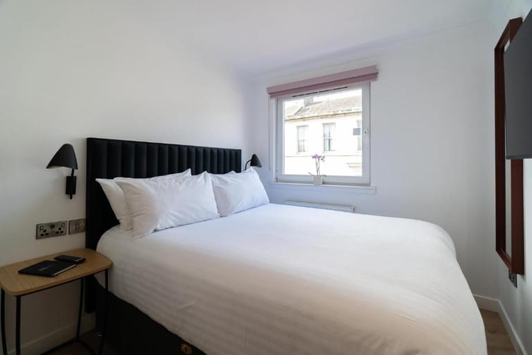 PREMIER SUITES Edinburgh Fountain Court detail view 4